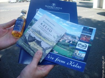 Cadeaux et brochures sur l'abbaye de Kelso